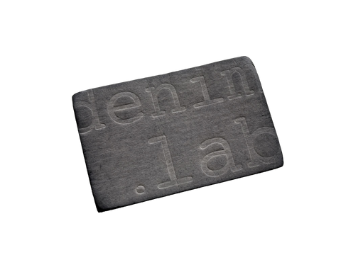 Denim.lab is a one stop shop for all things DIY denim, fabrics, buttons, leather labels, sewing yarns and denim books.